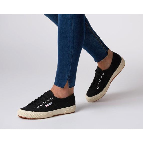 Le superga 2750 Cotu Classic Black and white